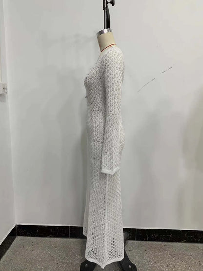 Saída de Praia Branca Sexy – Vestido Transparente com Manga Longa, Decote Profundo e Costas Nuas